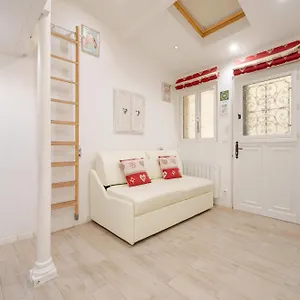 Apartment Superb Tiny House In Heart Of 1st!, Paris